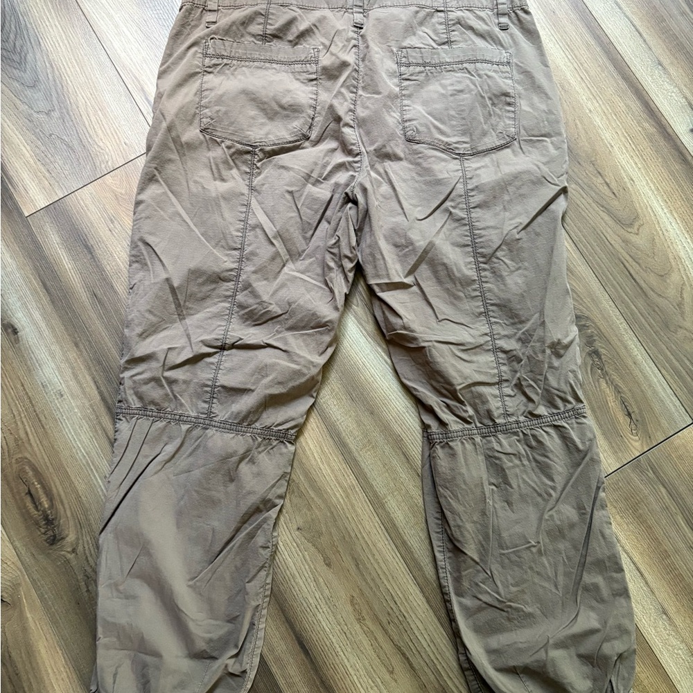 LOFT Women’s Brown Cargo Pants Lightweight - Picture 4 of 6